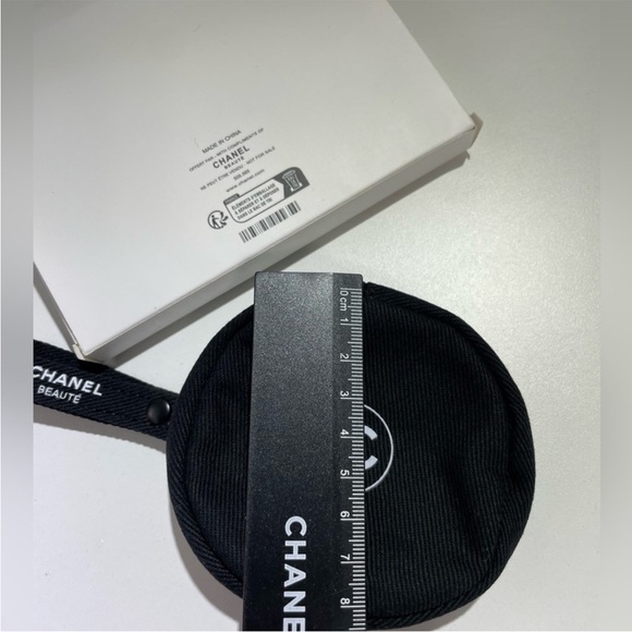 Chanel beauty gift coin purse - Picture 7 of 9